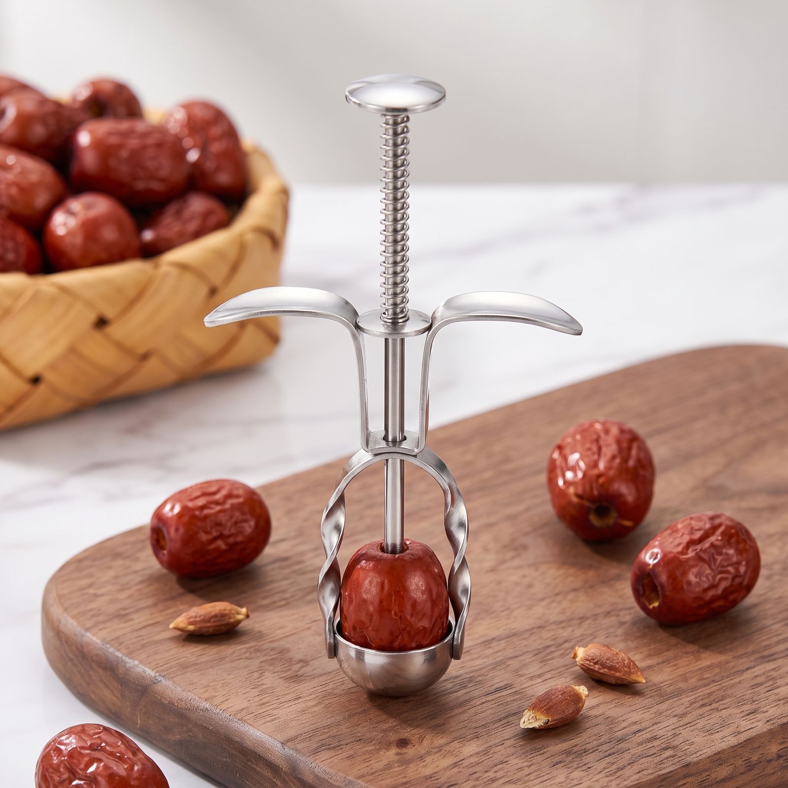 ステンレス製の赤いナツメ種抜きツール、ベーキング、料理、スナ - Kitchen Gadgets Kitchen のレビューと価格